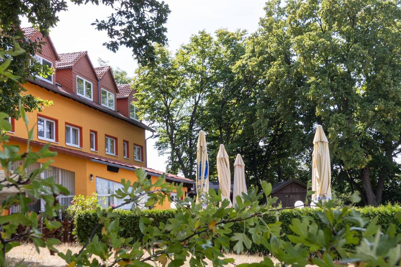 Hotel-Restaurant Weinberg Artern Exterior foto