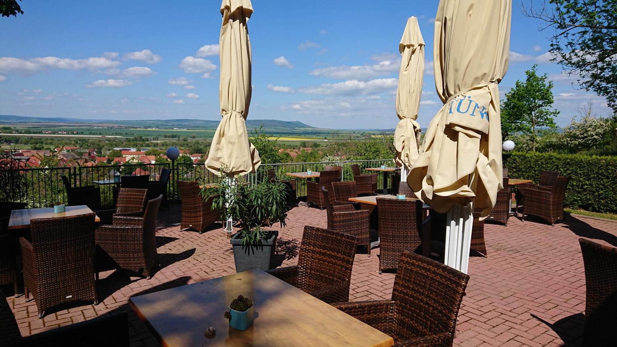 Hotel-Restaurant Weinberg Artern Exterior foto