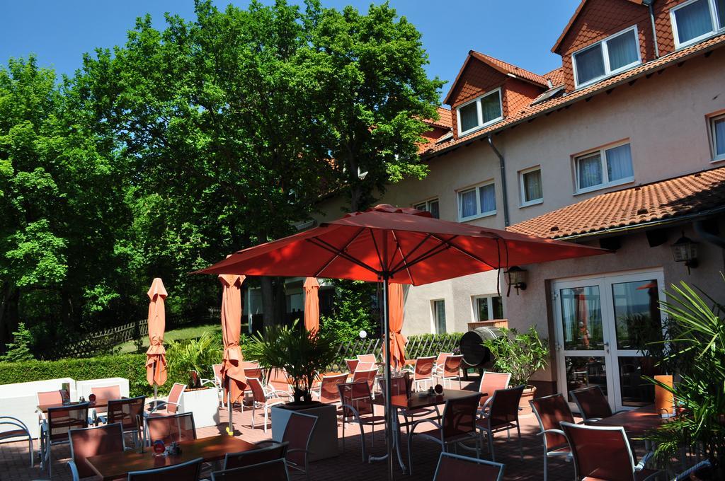 Hotel-Restaurant Weinberg Artern Exterior foto